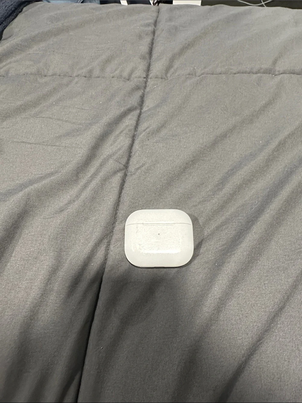 Apple White Wireless Earbuds Charging Case